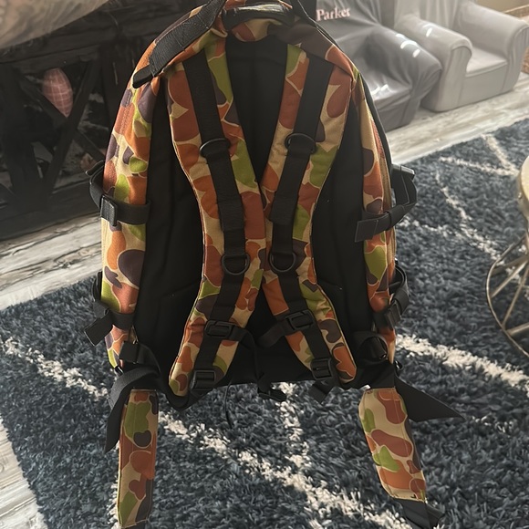 Superior defense X Carryology back pack - Picture 2 of 4